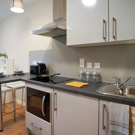 1 Bedroom Apartments, Studios And Ensuite Bedrooms With Shared Kitchen At Centro House In Stirling Bagian luar foto