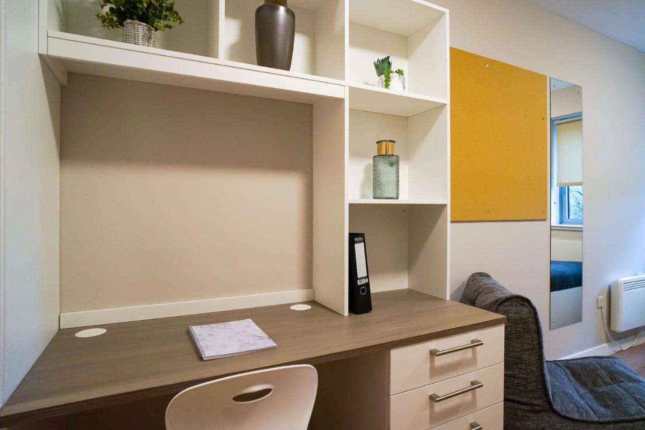 1 Bedroom Apartments, Studios And Ensuite Bedrooms With Shared Kitchen At Centro House In Stirling Bagian luar foto