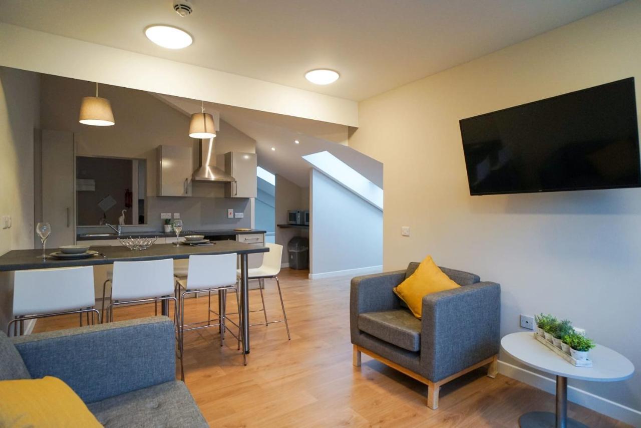 1 Bedroom Apartments, Studios And Ensuite Bedrooms With Shared Kitchen At Centro House In Stirling Bagian luar foto