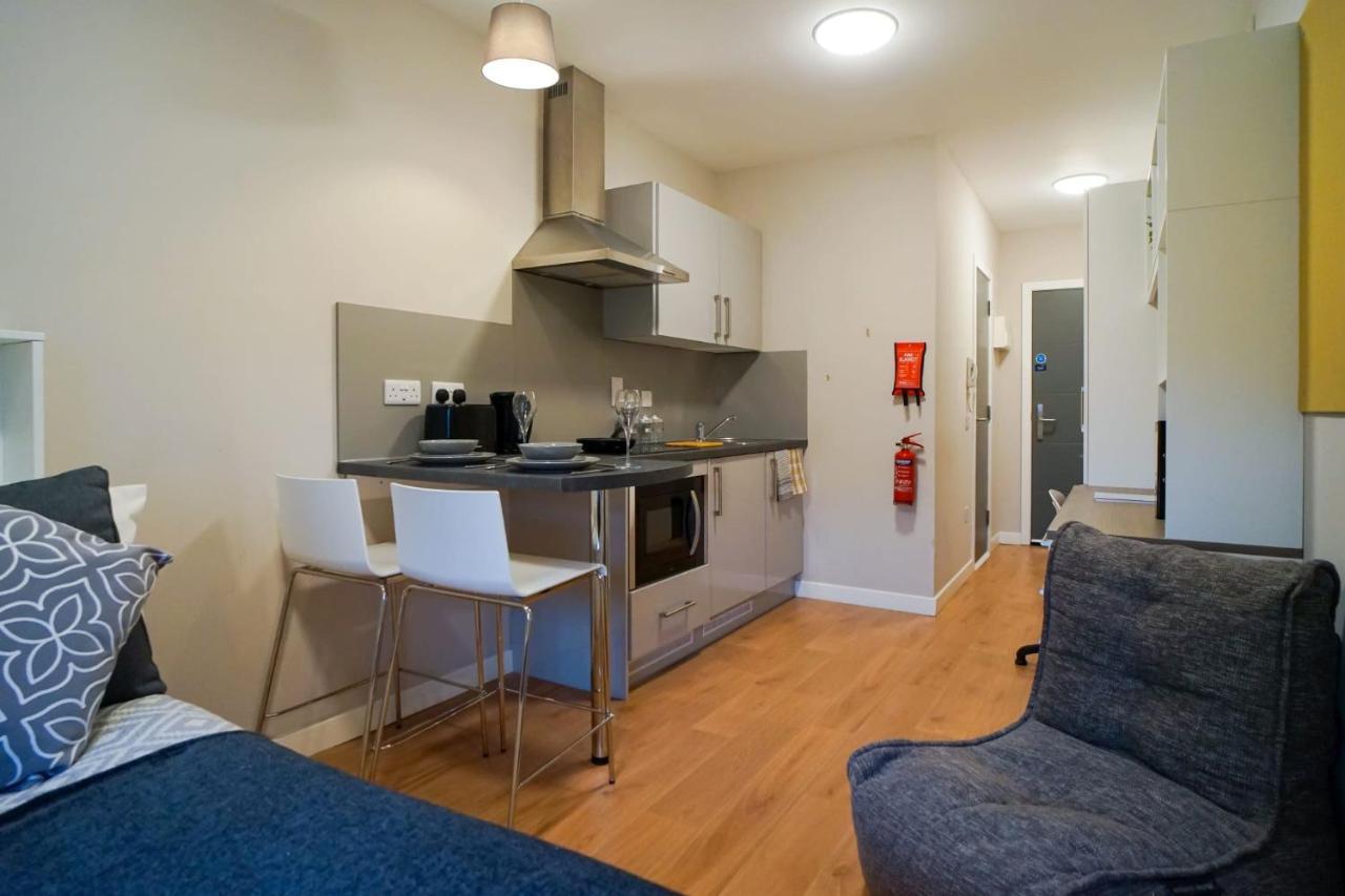 1 Bedroom Apartments, Studios And Ensuite Bedrooms With Shared Kitchen At Centro House In Stirling Bagian luar foto