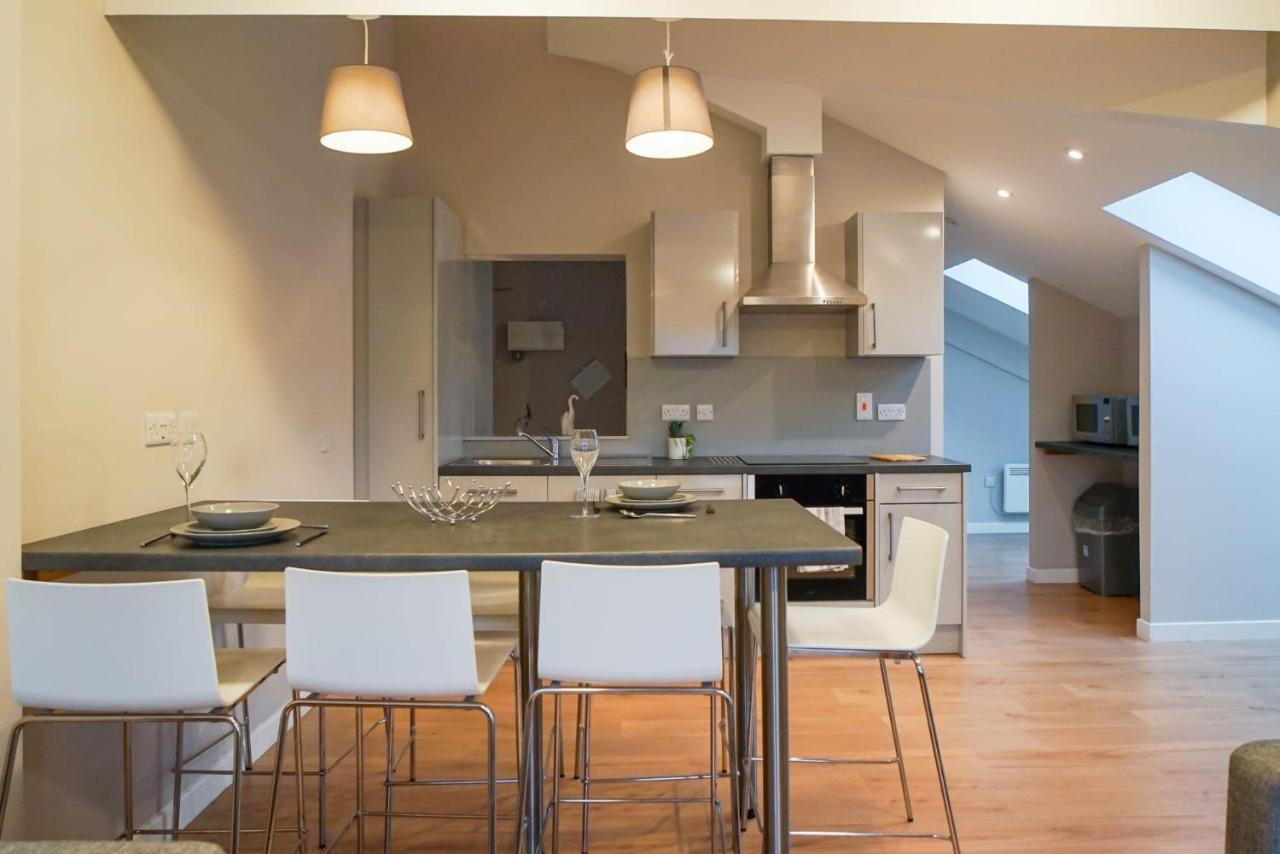 1 Bedroom Apartments, Studios And Ensuite Bedrooms With Shared Kitchen At Centro House In Stirling Bagian luar foto