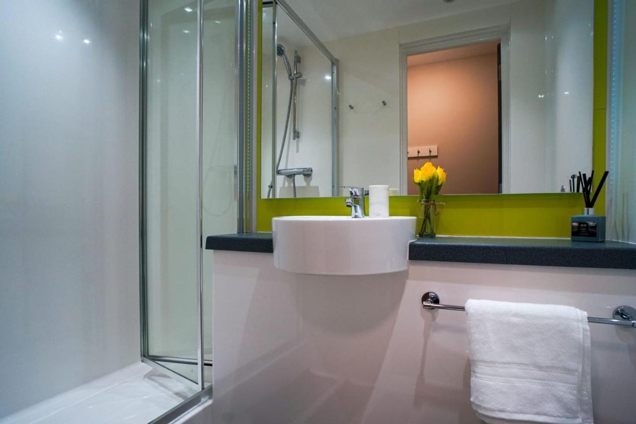 1 Bedroom Apartments, Studios And Ensuite Bedrooms With Shared Kitchen At Centro House In Stirling Bagian luar foto